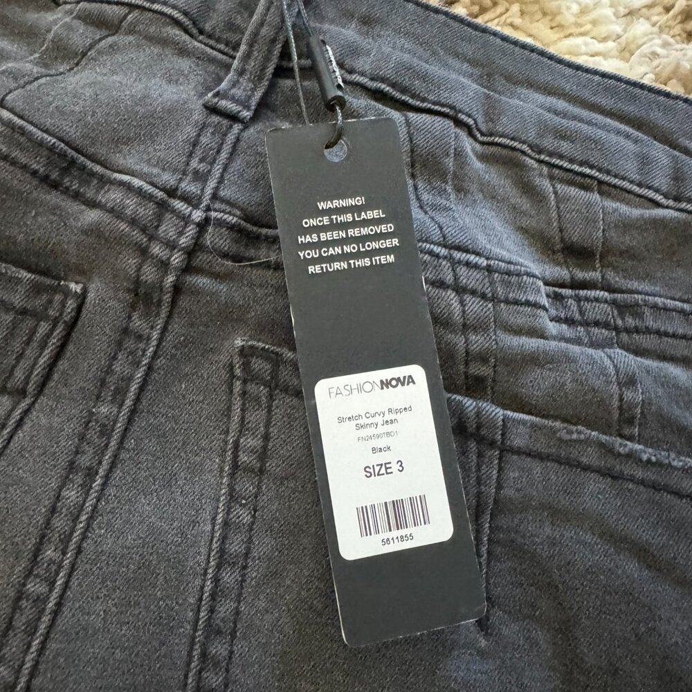 Stretch Curvy Ripped Skinny Jean - Picture 6 of 6